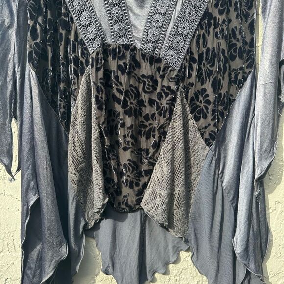 SOLE BELLARE Blouse Top Women Medium Whimseygoth Burnout Velvet Witchy - Picture 5 of 10
